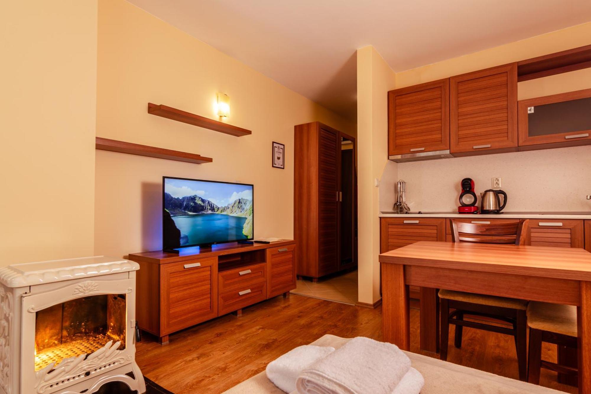 Studio By Mountain Lakes Ezerovo  Buitenkant foto